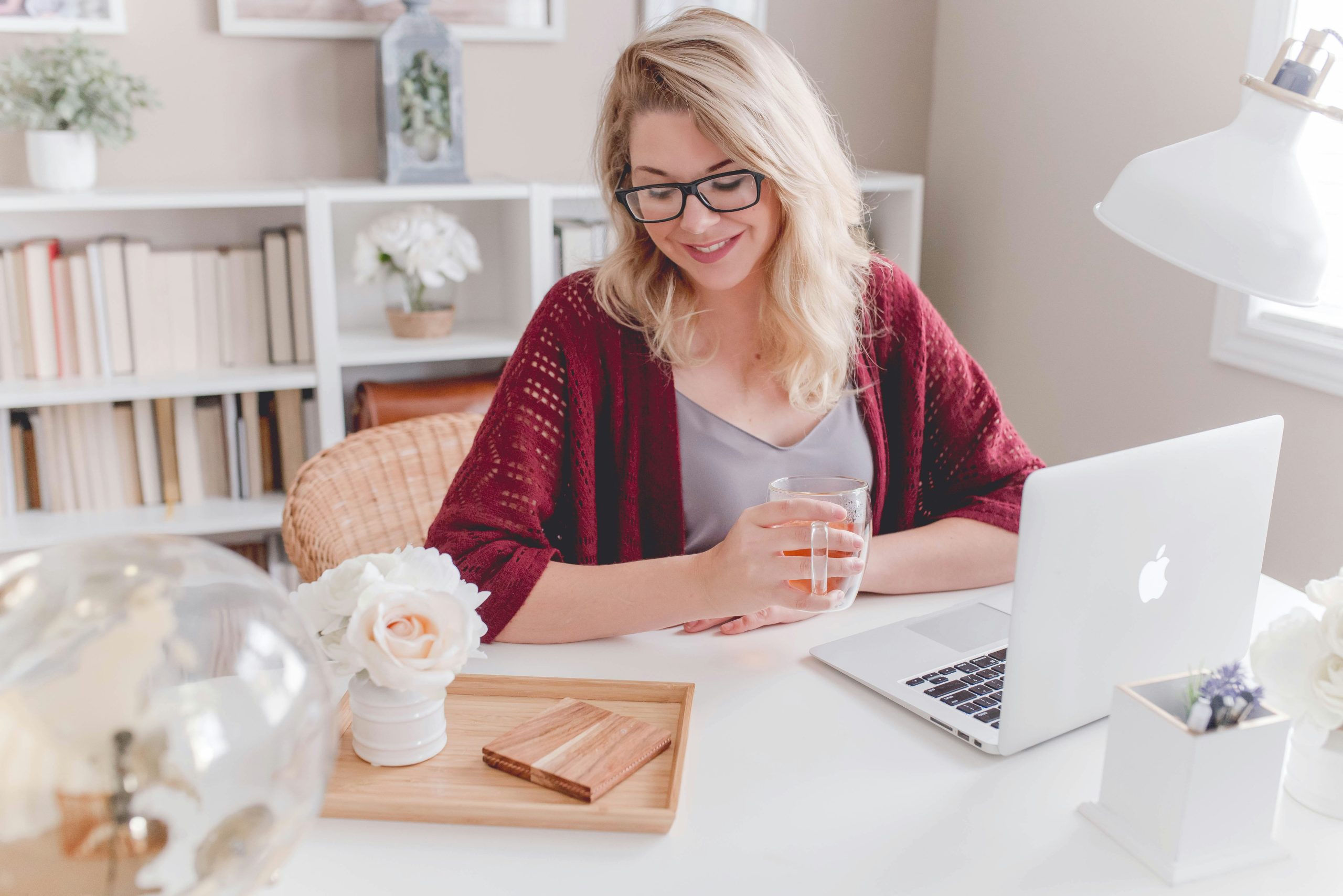 Self-Hypnosis vs. Certified Hypnotherapist | Joymind